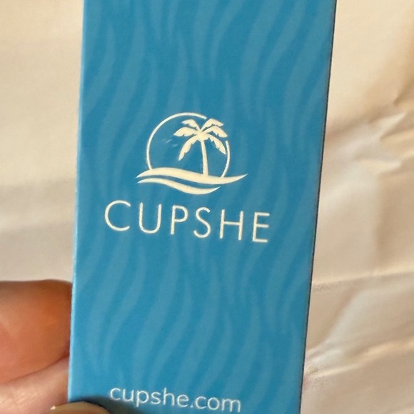 NEW Cupshe Green Ribbed Knit Cold Shoulder Sweater Long Sleeve Pullover M - Picture 4 of 9